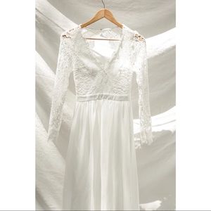 NWT Lulu’s White Open Back Lace Wedding Dress